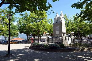 1 VERNET LES BAINS - PO - LE VIILAGE (52)